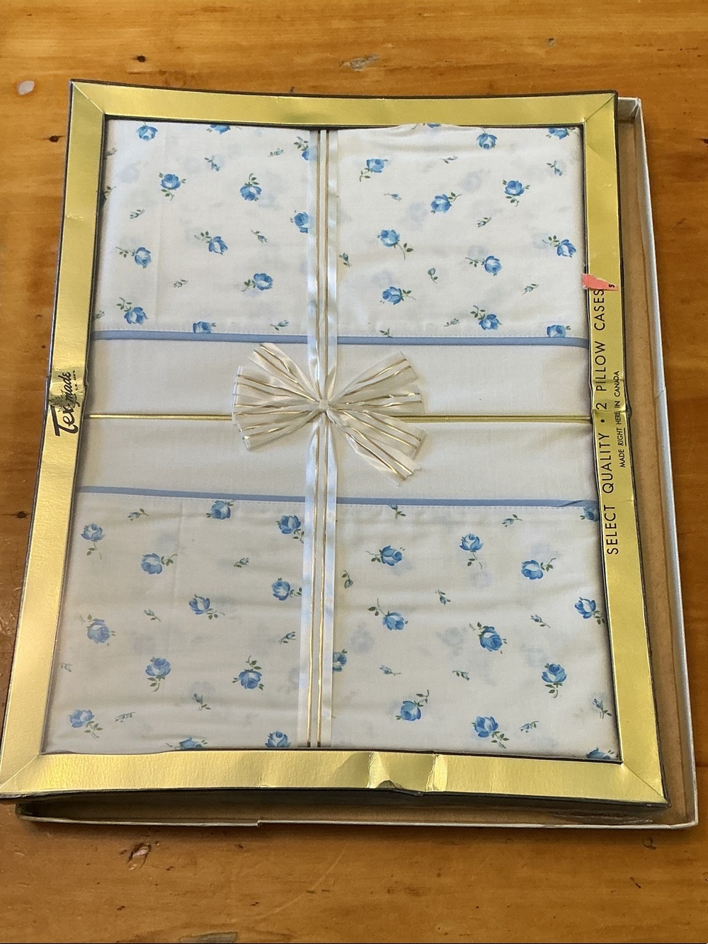 Vintage Pillow Cases Blue Flowers Tex-made Canada New